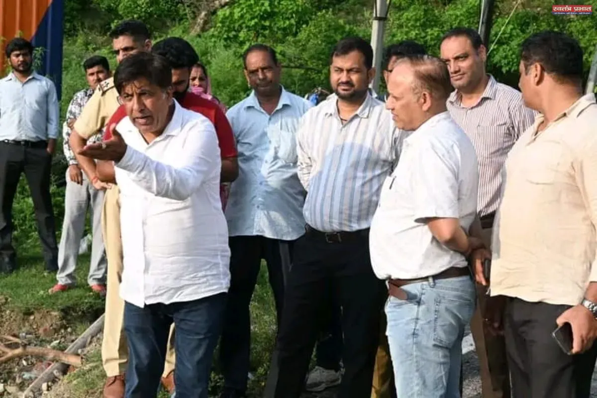 MLA ब्रह्म शंकर जिम्पा ने अधिकारियों के साथ माता चिंतपूर्णी मार्ग पर ट्रैफिक व्यवस्था का जायजा लिया