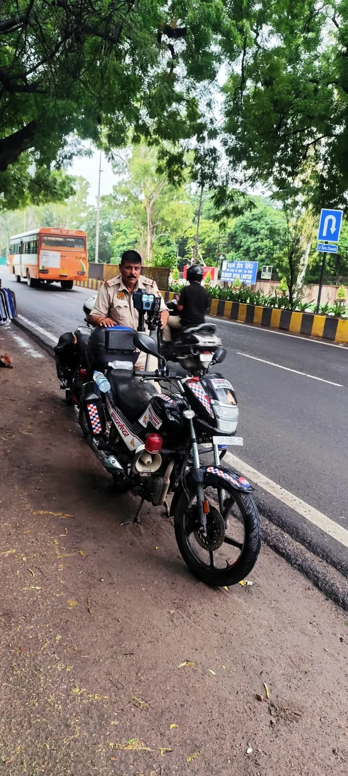 शहर में ओवर स्पीड  297 वाहनों के चालान 