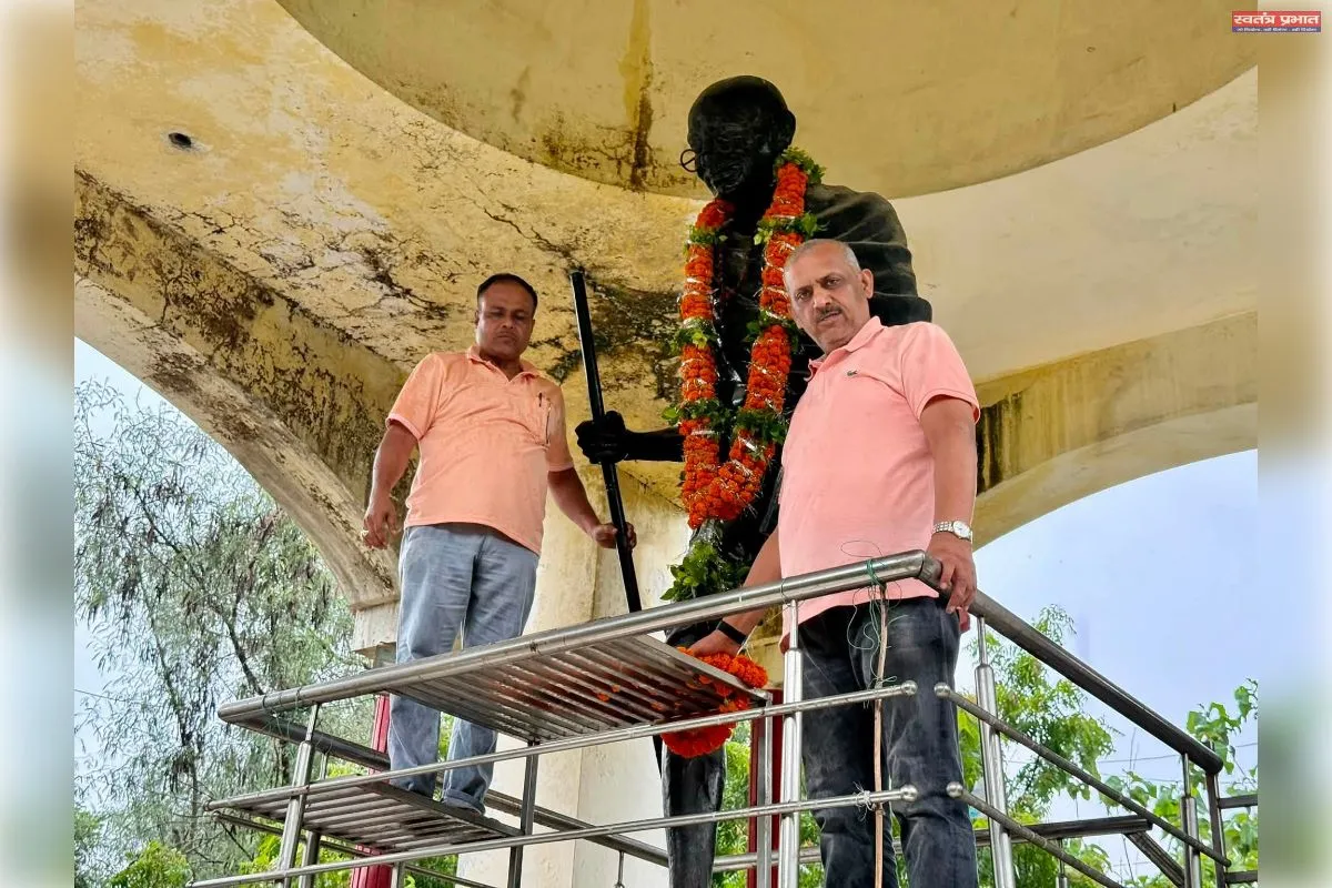 ये इस्तीफ़ा नहीं, इंक़लाब है! - अमिताभ 