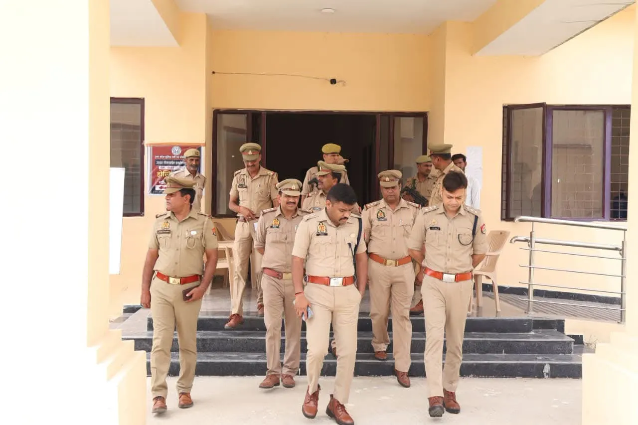 पुलिस अधीक्षक अमेठी द्वारा होमगार्ड भर्ती परीक्षा के डाक्यूमेंट वेरीफिकेशन व शारीरिक मानक परीक्षण की चल रही प्रकिया का किया गया निरीक्षण 