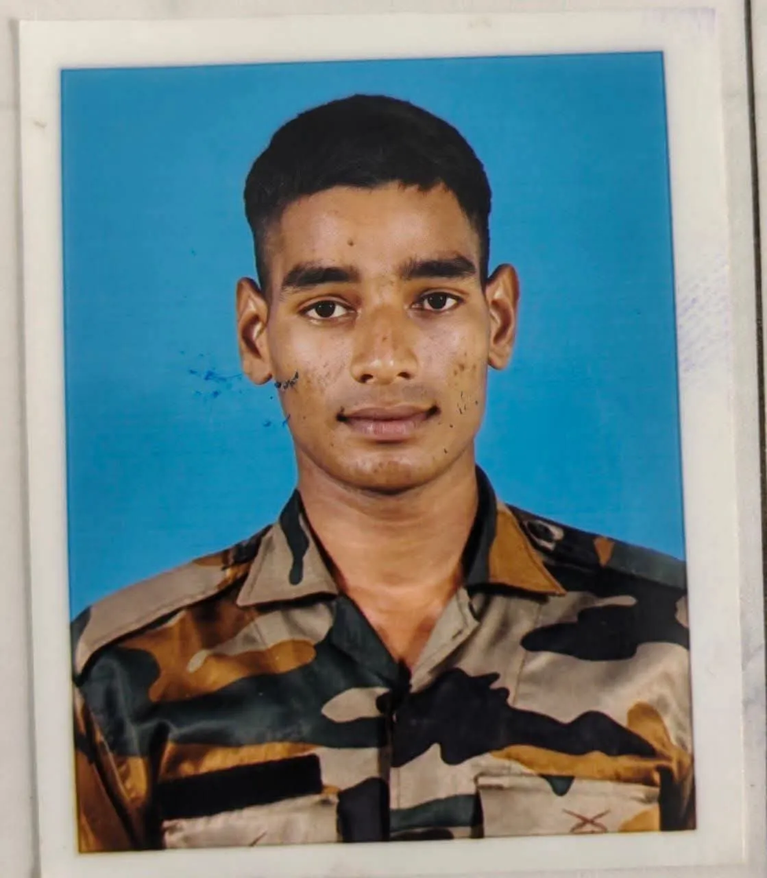 राजस्थान के बीकानेर आर्मी कैंप में आतंकी हमले में बस्ती का अग्निवीर जवान वीरगति को प्राप्त होने की खबर से क्षेत्र में शोक की लहर