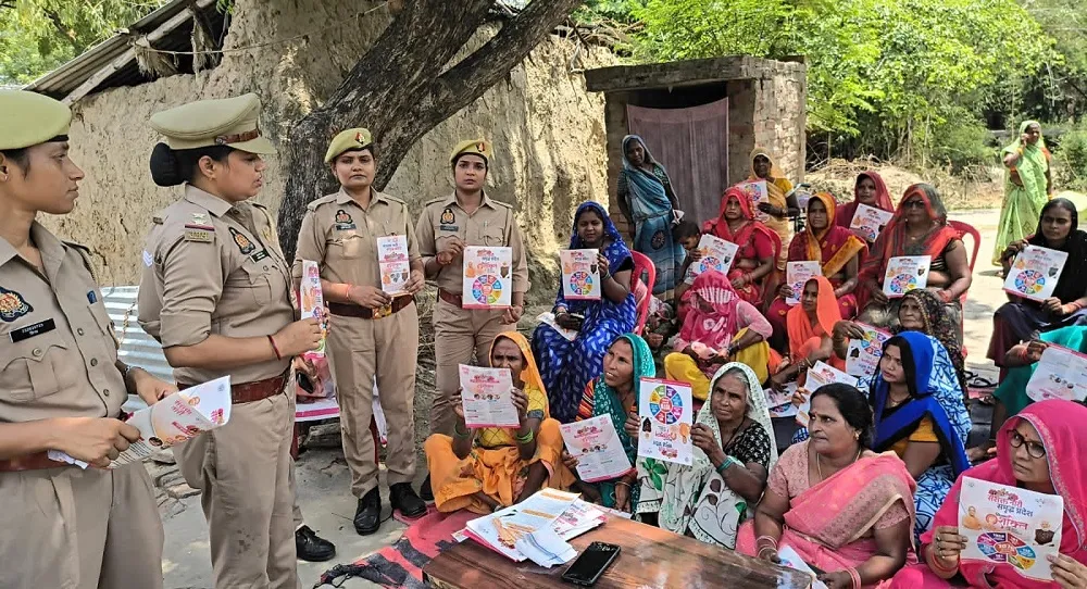 बहू बेटी सम्मेलन में महिलाओं को बताया अधिकारों का बल