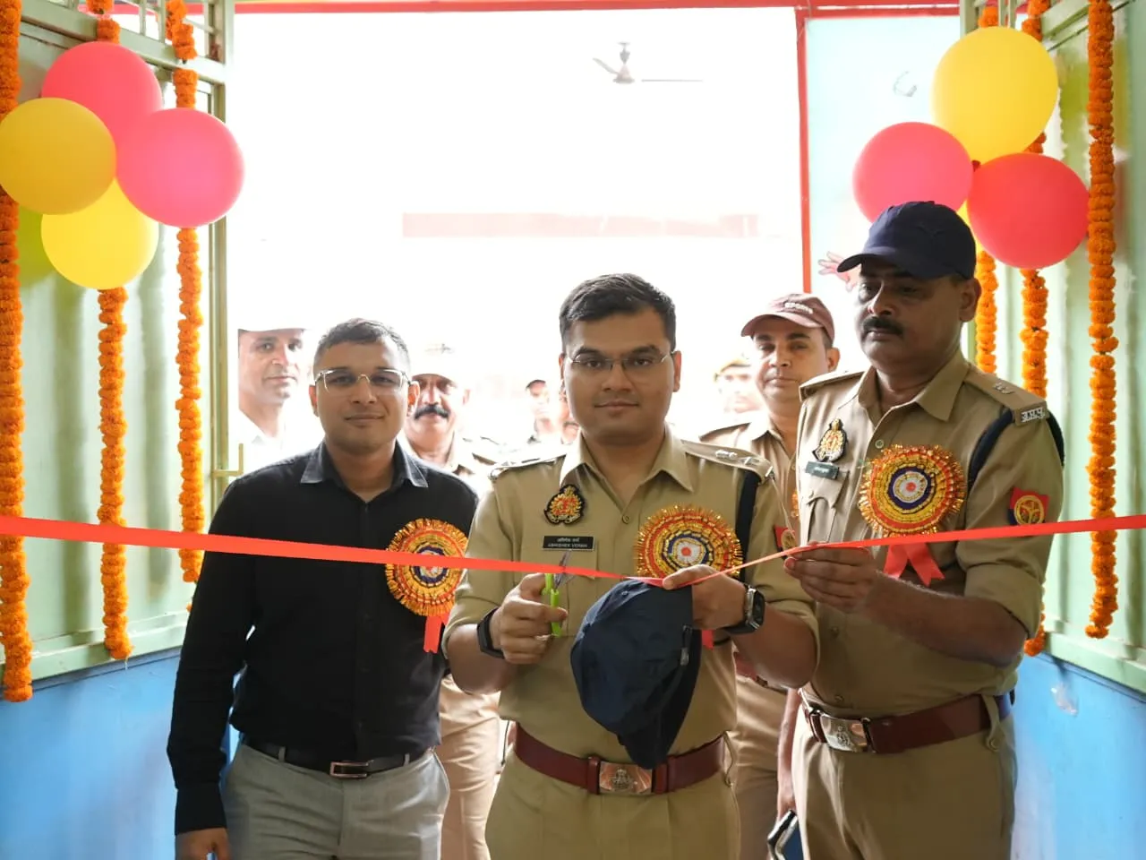 पुलिस अधीक्षक सोनभद्र ने किया वाराणसी जोन की 43वीं अंतर्जनपदीय बैडमिंटन एवं टेबल टेनिस क्लस्टर प्रतियोगिता का भव्य शुभारंभ