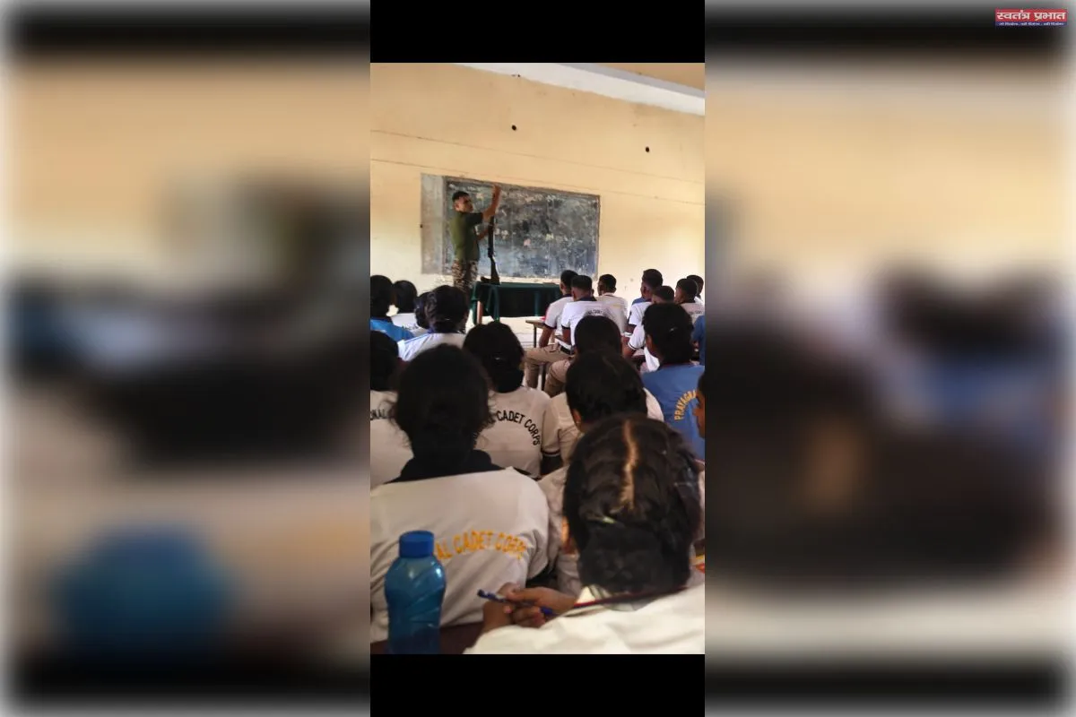 एनसीसी कैडेटों ने लिया सैन्य प्रशिक्षण एवं आधुनिक तकनीक का अनुभव