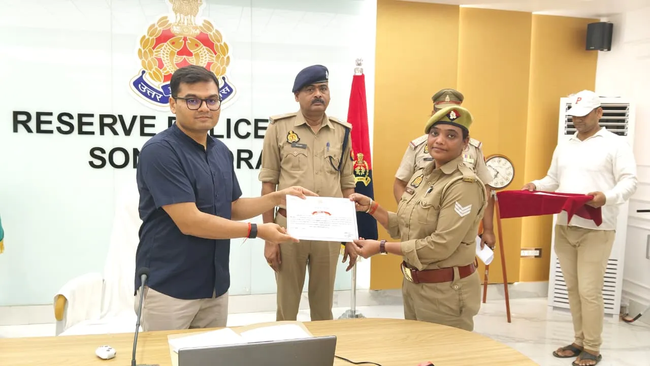 पुलिस अधीक्षक  ने किया  मिशन शक्ति केन्द्रों के प्रभावी संचालन एवं महिला सुरक्षा को लेकर समीक्षा बैठक, उत्कृष्ट कार्य करने वाले कर्मियों को किया गया सम्मानित