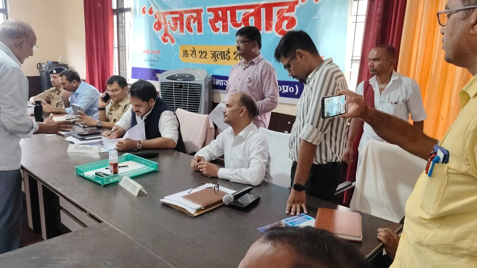 जल संरक्षण का लें संकल्प, जल बचाना हम सबकी जिम्मेदारी-जिलाधिकारी चर्चित गौड़