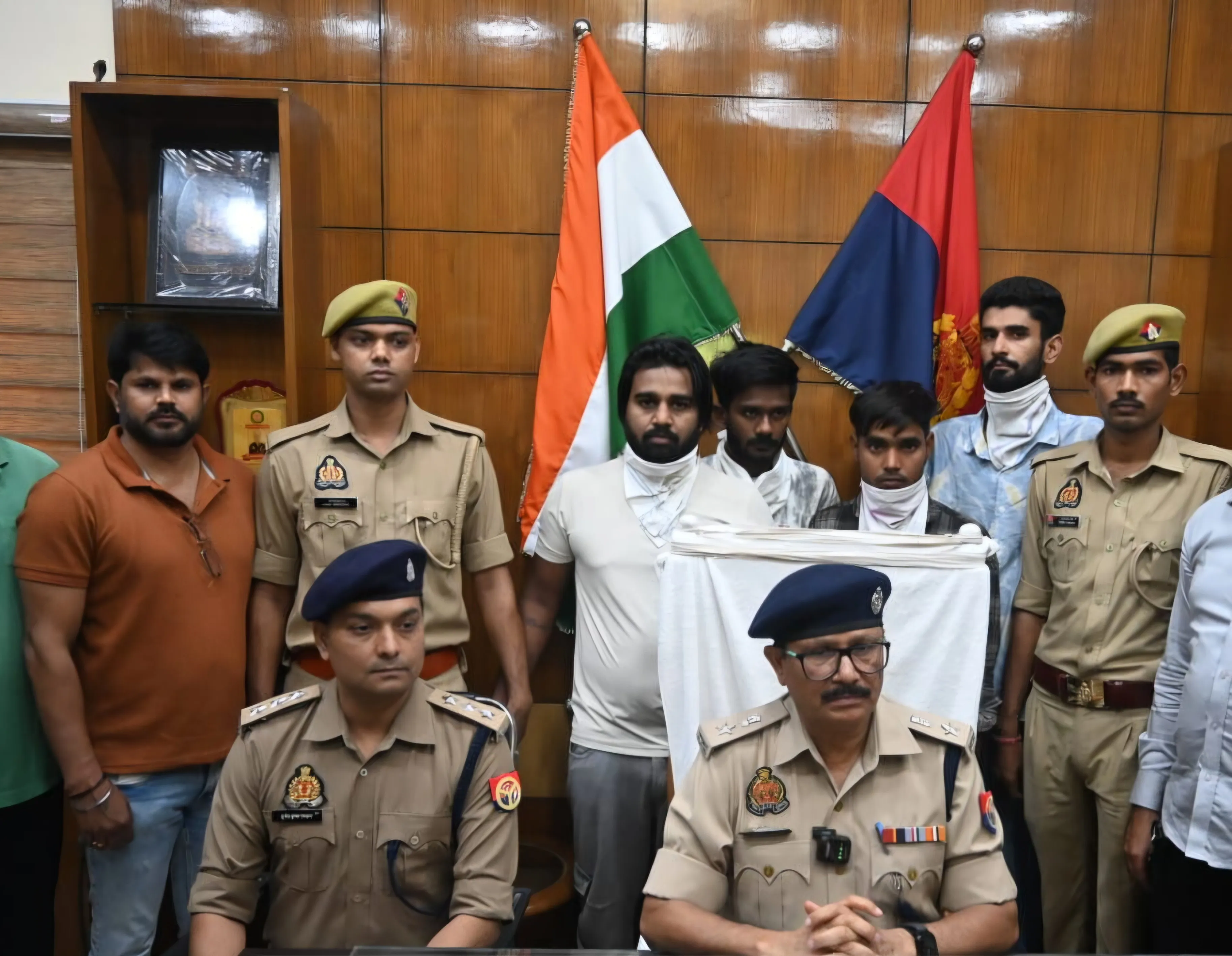  देशभर में साइबर ठगी करने वाले गिरोह का भंडाफोड़
