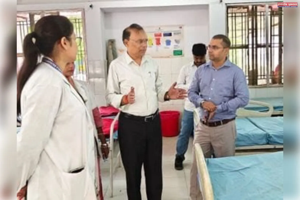 बलरामपुर सीएमओ के निरीक्षण में खुली स्वास्थ्य विभाग की पोल:दो सीएचसी से 22 कर्मचारी गायब