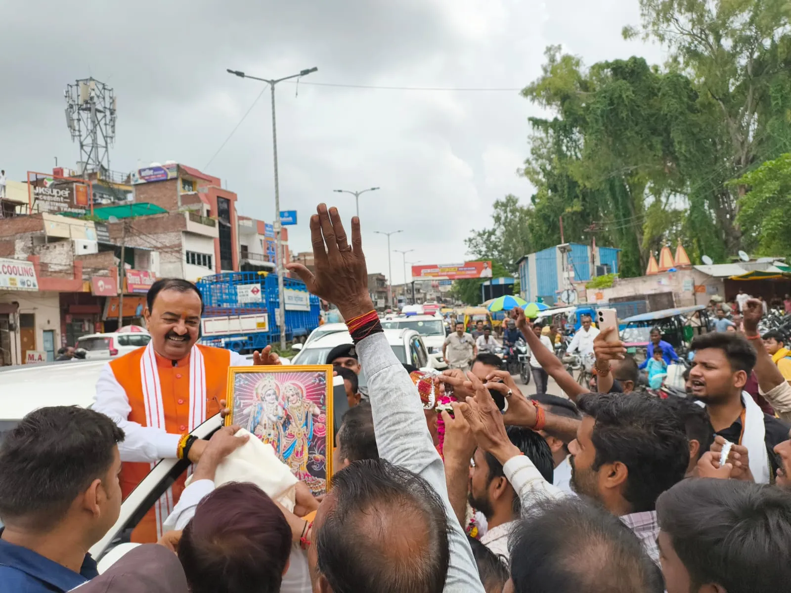 नैनी में उपमुख्यमंत्री केशव प्रसाद मौर्य का  किया भव्य स्वागत।