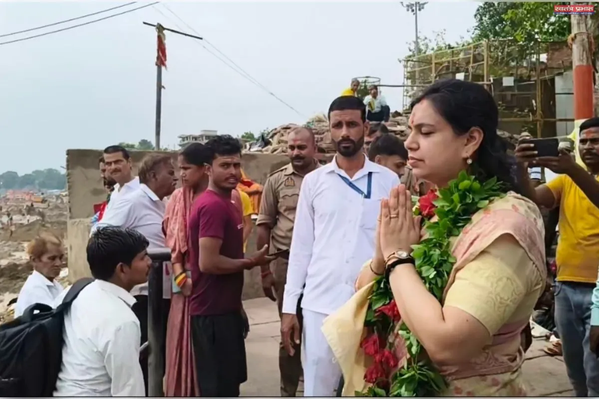 वर्षों बाद विंध्यधाम पहुंचीं पूर्व जिलाधिकारी दिव्या मित्तल, बोलीं—