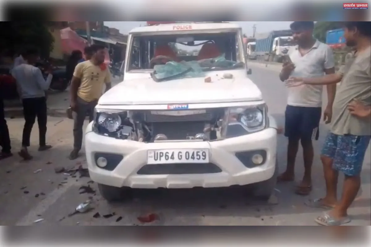 घर में घुसी ट्रेलर घर में सो रहे तीन की मौके पर मौत, पुलिस प्रशासन पर पथराव
