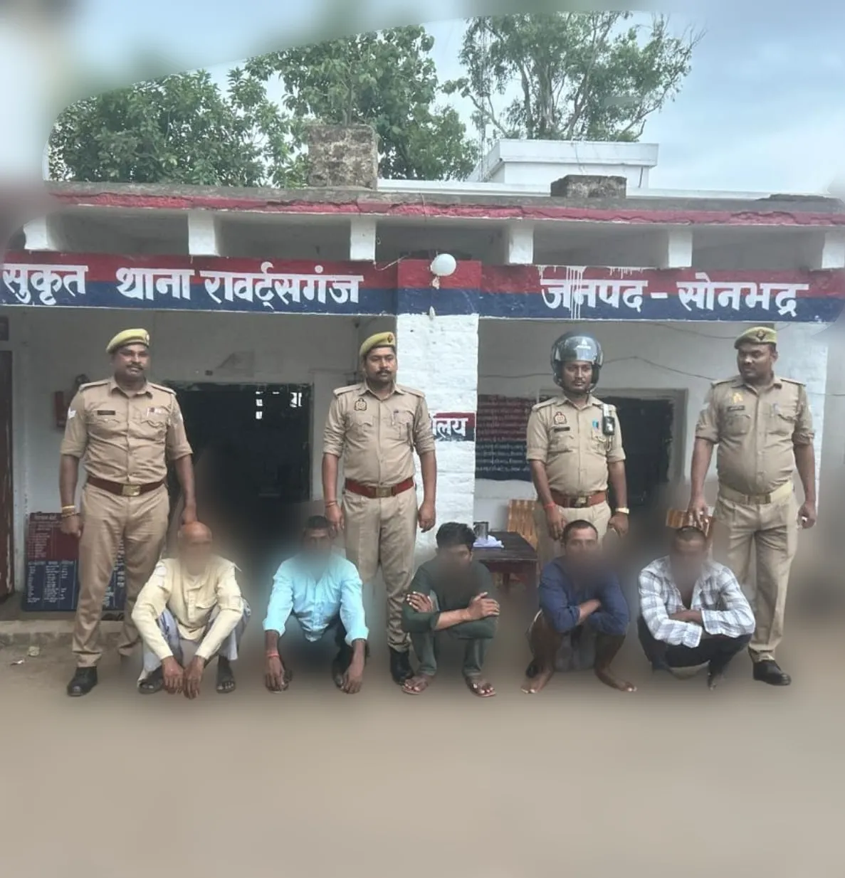 रॉबर्ट्सगंज पुलिस की त्वरित कार्रवाई, मारपीट एवं अस्पताल में उपद्रव के मामले में 05 अभियुक्त गिरफ्तार