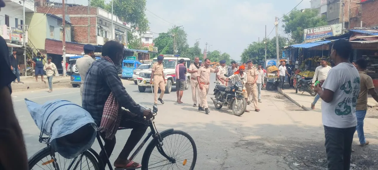 एकमा थाना पुलिस ने चलाया सघन वाहन जांच अभियान, 25,500 रुपये का कटा चालान