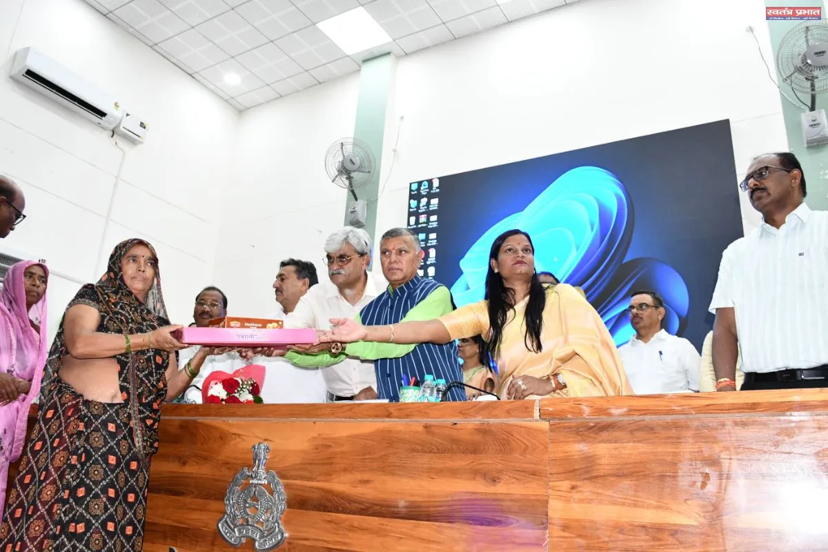 रक्षाबंधन पर महिलाओं को नि:शुल्क बस सेवा का तोहफा, पुलिस लाइन सभागार में हुआ भव्य कार्यक्रम