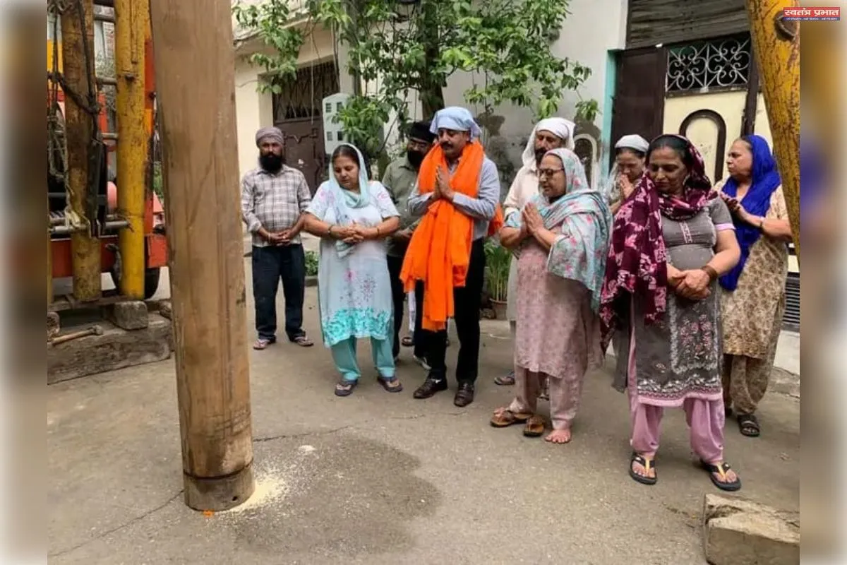डिप्टी मेयर जौहर ने शिमलापुरी इलाके में 25 HP ट्यूबवेल प्रोजेक्ट का उद्घाटन किया
