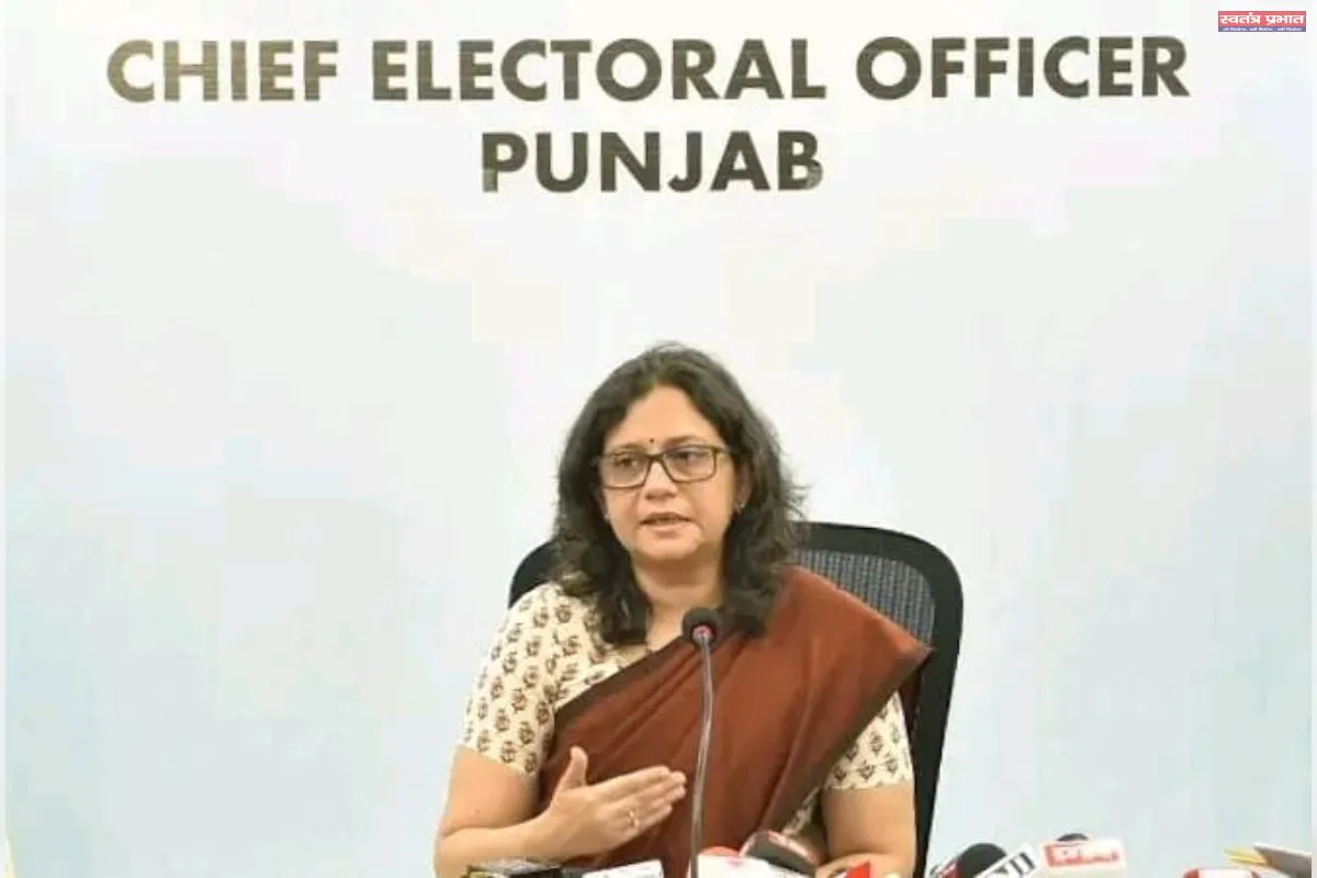 मतदाता की प्रशंसा से BLO मीना कुमारी के समर्पित कार्य को मिली पहचान, SIR अभियान में निभा रहीं अहम भूमिका