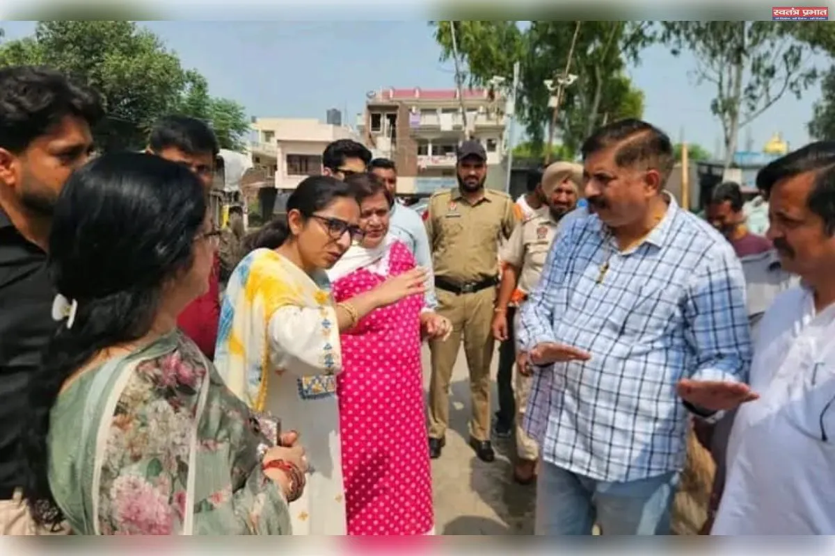 विधायक नीना मित्तल ने ‘मिशन क्लीन पंजाब’ के तहत नगर कौंसिल राजपुरा द्वारा चलाई जा रही कूड़ा सफाई मुहिम की अगुवाई की