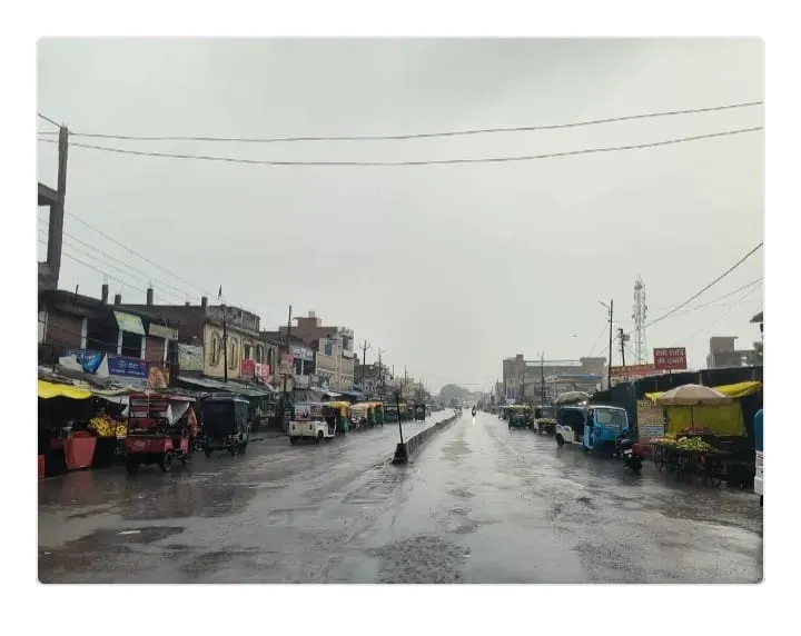 घाटमपुर में 36 घंटे से रूक रूक कर बारिश, किसानों में खुशी तों कहीं मायूसी