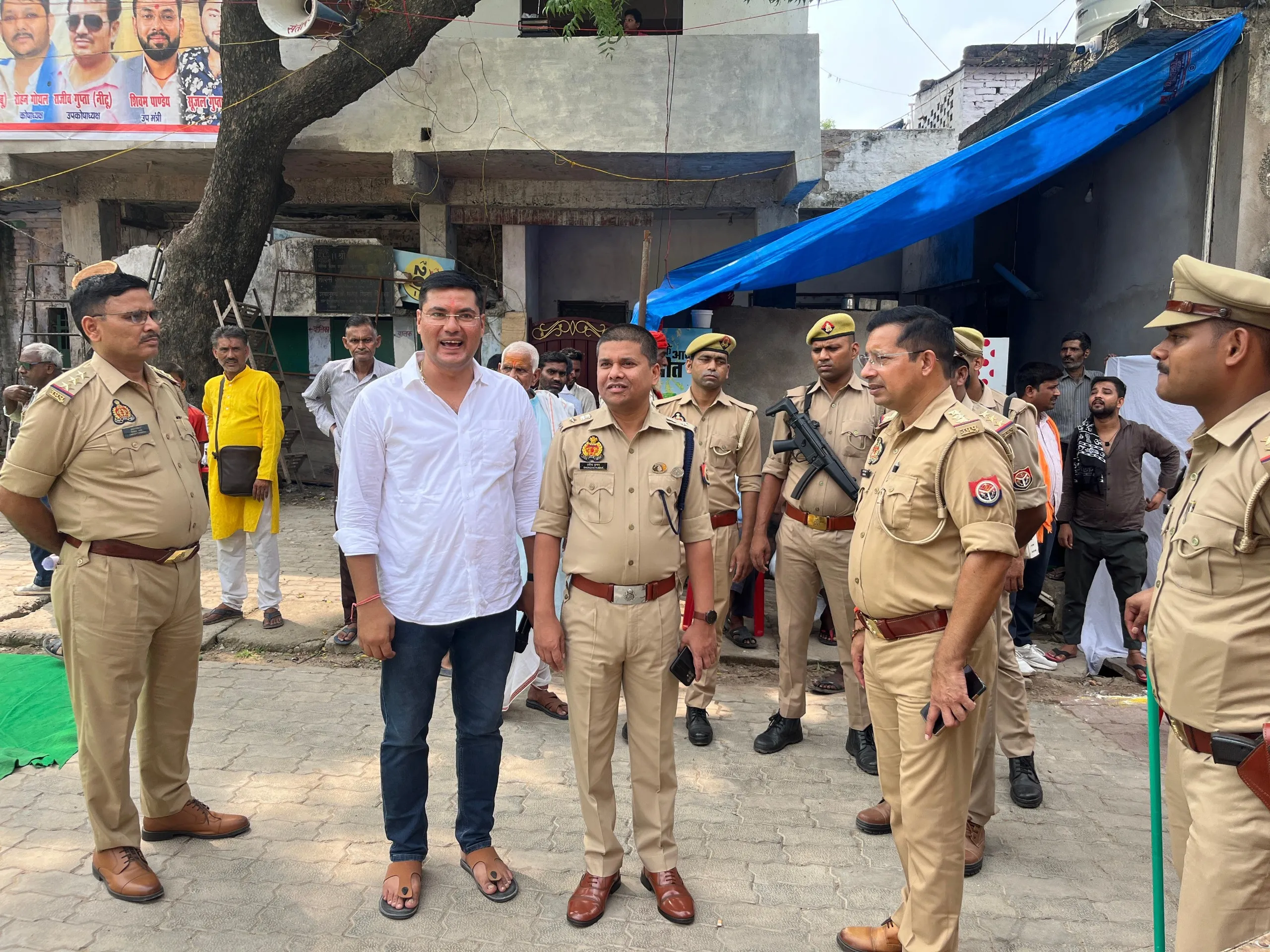 कानपुर के आनंदेश्वर मंदिर का निरीक्षण 