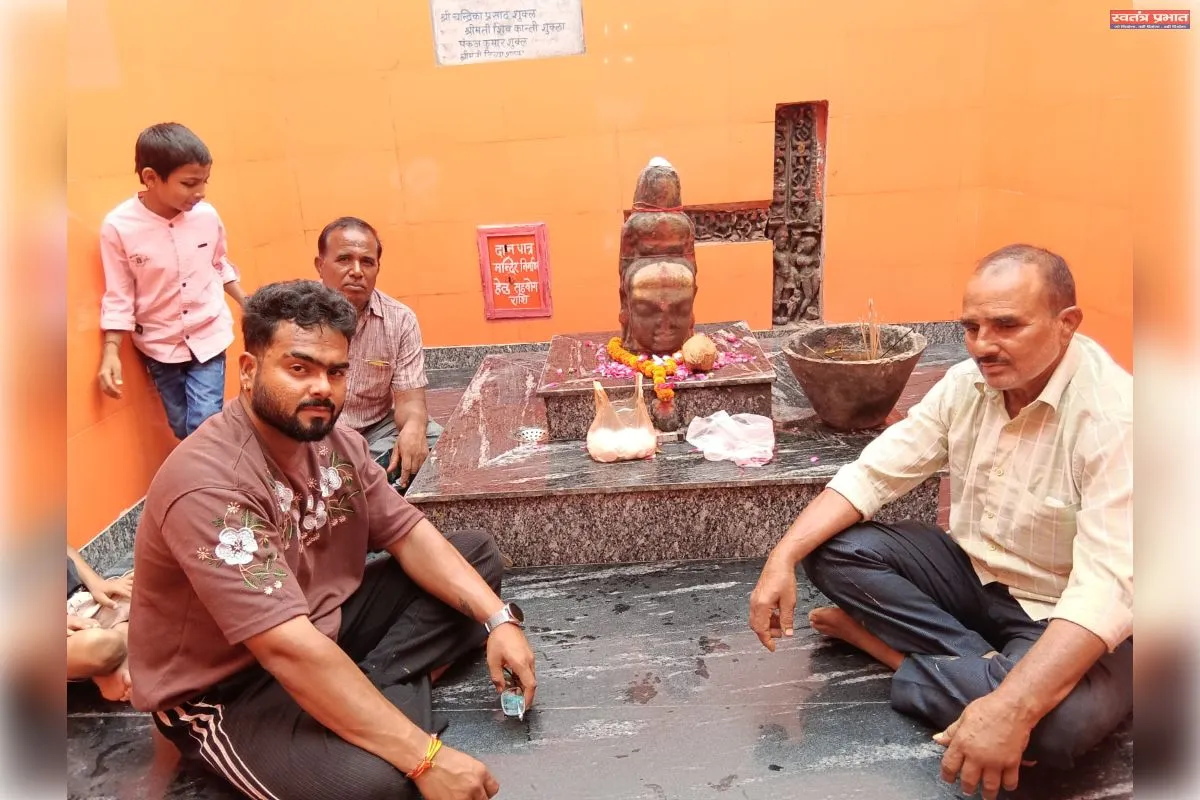 विहारेश्वर मंदिर से लेकर मारकाडेयश्वर महादेव मंदिर तक भक्तों ने जयकारे लगाए