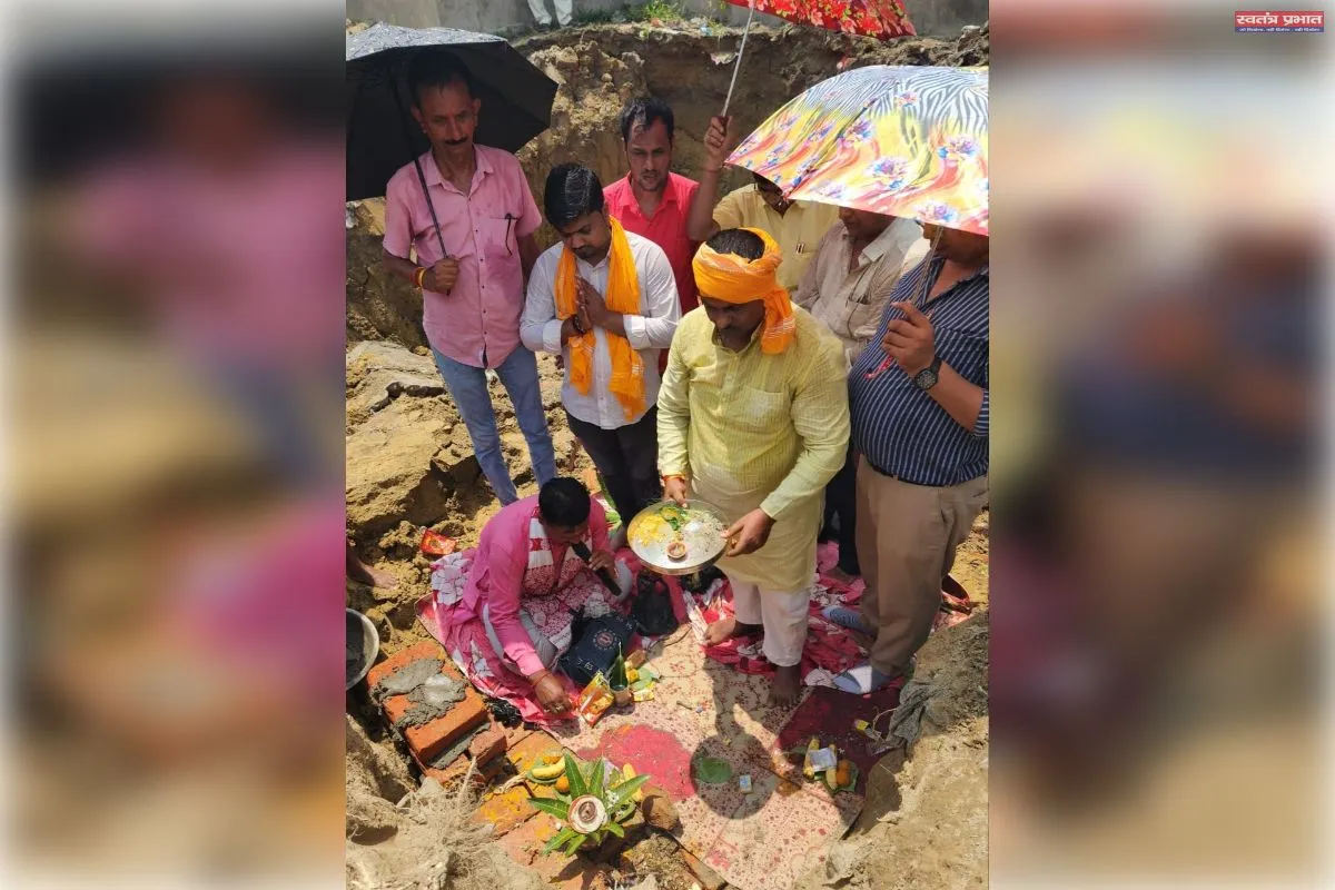 नौ लाख रूपये की लागत से गांधी आदर्श इंटर कॉलेज के खेल मैदान में बनेगा शौचालय