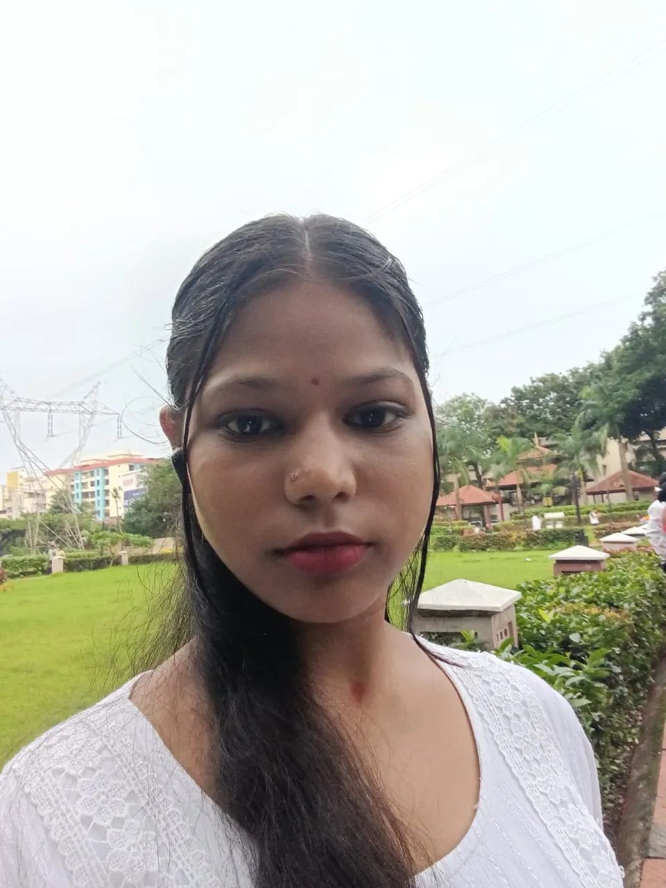 सिद्धार्थनगर : स्टेशन पहुंचने से पहले टूटा संपर्क, मोबाइल फोन बंद, मां तीन बच्चों के साथ गायब