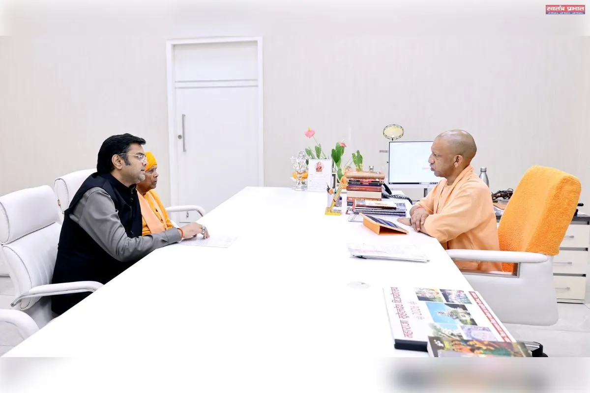 सीएम से लंबित बस अड्डा, फायर स्टेशन, विकास कार्यों के लिये  विधायक ने किया अनुरोध