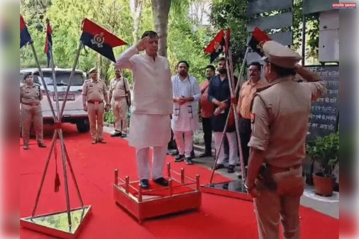 राष्ट्रगान के बीच मंच छोड़कर जाने का आरोप, विधानसभा अध्यक्ष का वीडियो वायरल; सतीश महाना ने दी सफाई