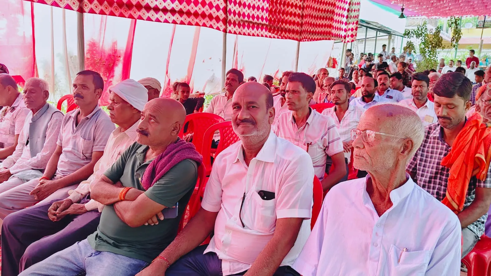 फलदार व छायादार पौधे लगाने की अपील, युवाओं को प्रकृति से जोड़ने की पहल