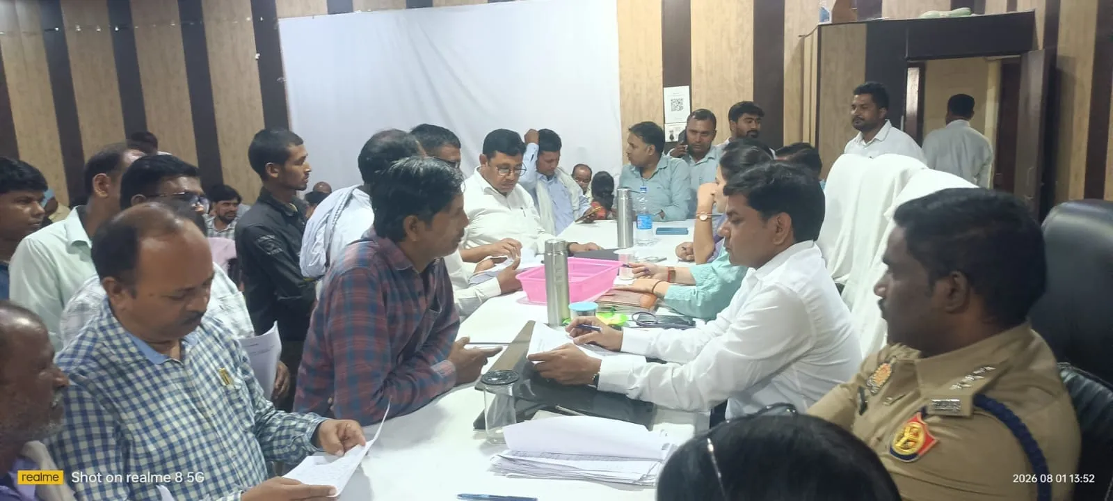 संपूर्ण समाधान दिवस में 34 शिकायतों में 5 का हुआ मौके पर निस्तारण