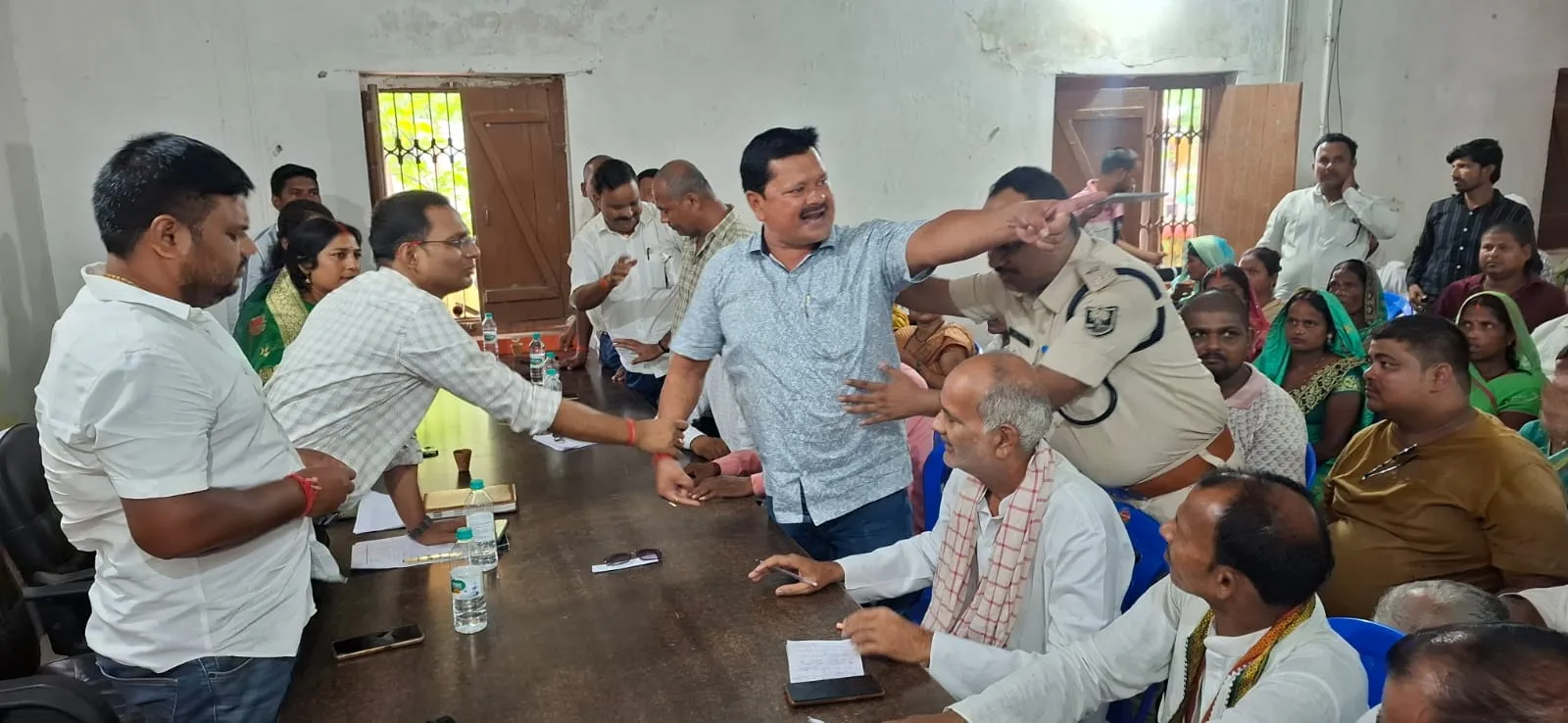 पंचायत समिति की बैठक में फूटा जनप्रतिनिधियों के गुस्सा