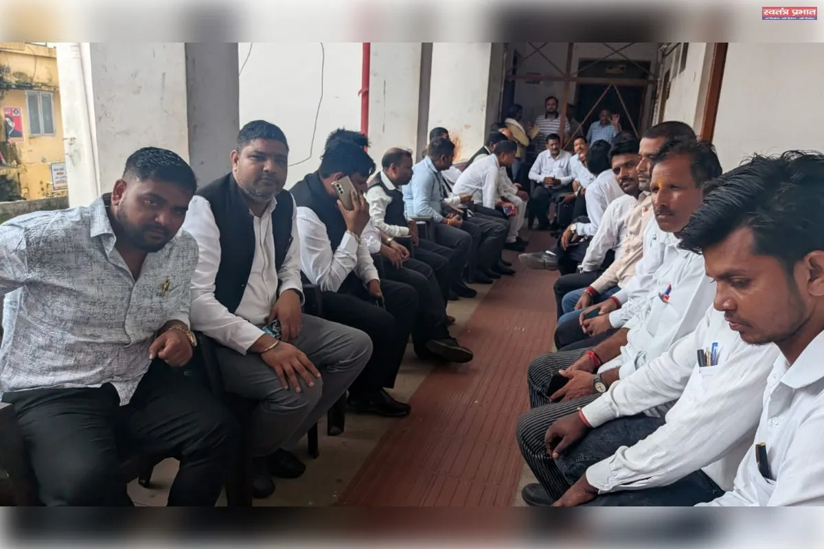 रजिस्ट्री व्यवस्था पर बवाल, दूसरे दिन भी ठप रही रजिस्ट्रियां