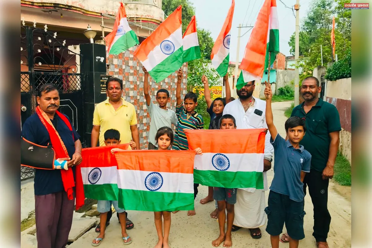 घर-घर तिरंगा अभियान को लेकर भाजपा कार्यकर्ताओं ने चलाया जनजागरण अभियान