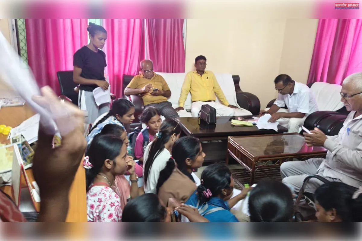 प्रायोगिक परीक्षा में कथित वसूली को लेकर छात्रों का हंगामा, कॉलेज प्रशासन पर लगाए गंभीर आरोप