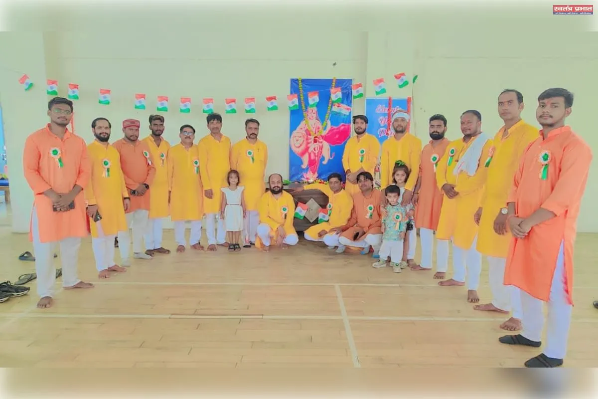 मऊ मिनी स्टेडियम में धूमधाम से मनाया गया 80वां स्वतंत्रता दिवस