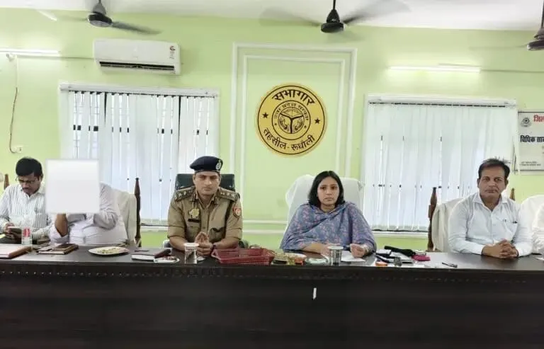 रूधौली तहसील में सम्पूर्ण समाधान दिवस, जिलाधिकारी ने शिकायतों के गुणवत्तापूर्ण निस्तारण के दिए निर्देश