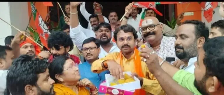 हरीश द्विवेदी को राष्ट्रीय महामंत्री बनाए जाने पर बस्ती भाजपा में उत्साह, जिला कार्यालय पर मनाया जश्न