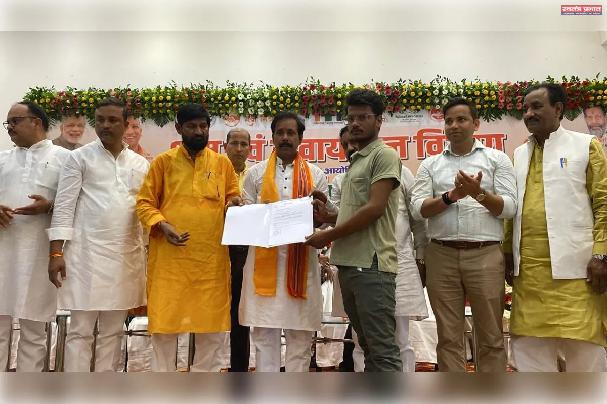 वृहद रोजगार मेले में 1260 अभ्यर्थियों को मिला ऑफर लेटर, निर्माण श्रमिकों को ₹6.49 करोड़ से अधिक के लाभ वितरित