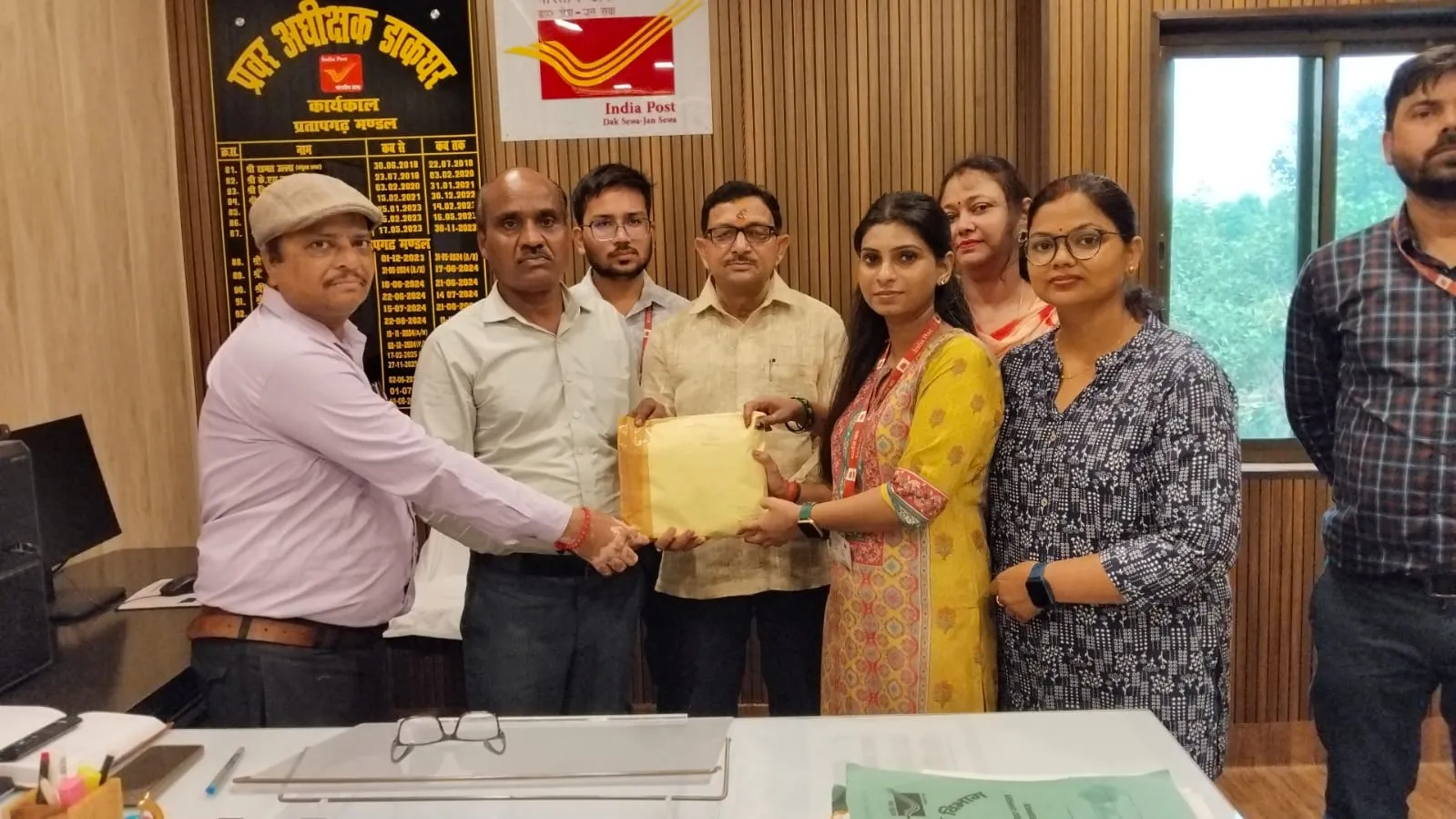 बेल्हा की बहनों की 1100 राखियां सीमा पर तैनात जवानों को भेजी गई 