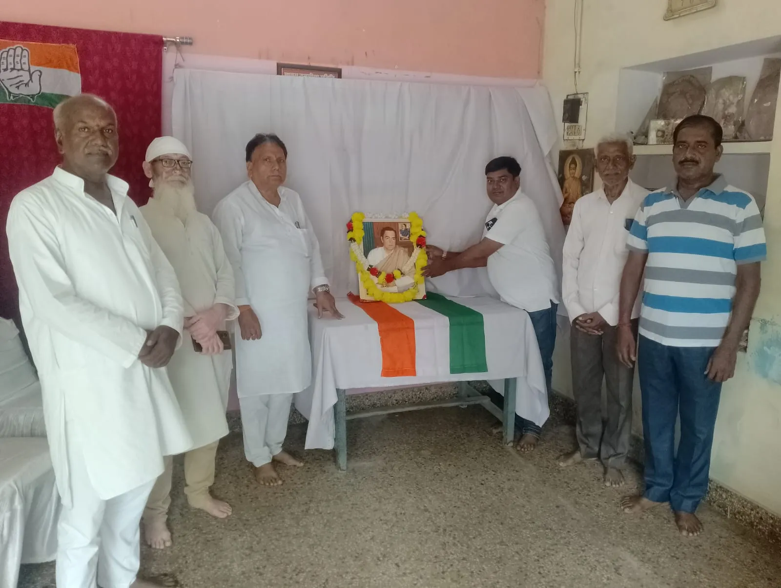 देश के पूर्व प्रधानमंत्री एवं भारत रत्न राजीव गांधी  की जयंती मनाई गई।