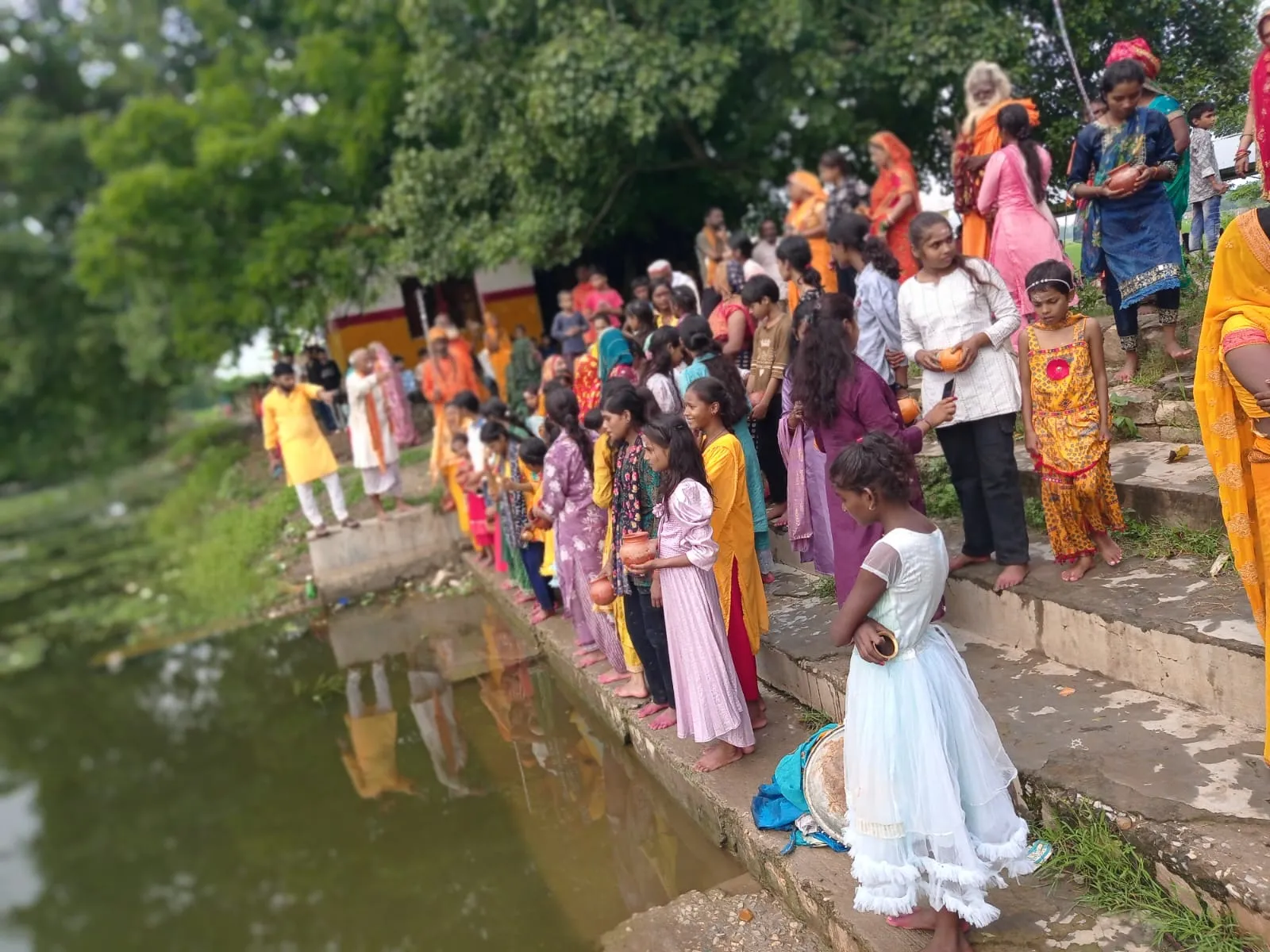 निकली कलश यात्रा,108 कन्याओं ने किया 12 ज्योतिर्लिंग पर जलाभिषेक