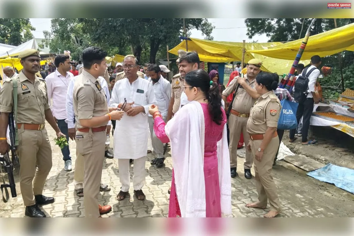 अपर पुलिस अधीक्षक, अपरजिलाधिकारी,  एवं उपजिलाधिकारी द्वारा चकवा महावीर मेले का भ्रमण कर सुरक्षा व्यवस्था का लिया गया जायजा