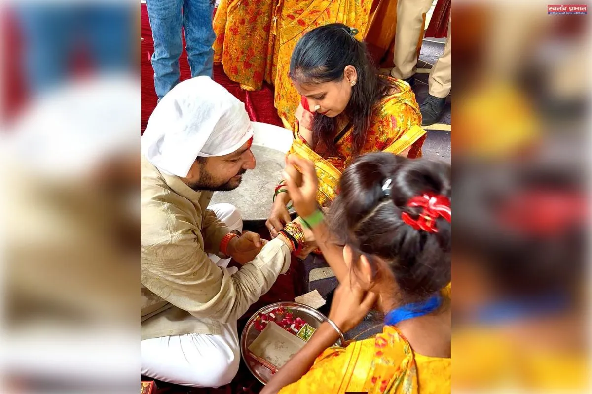 10 हजार से अधिक बहनों से समाजसेवी मनीष मिश्रा ने बंधाया रक्षाबंधन