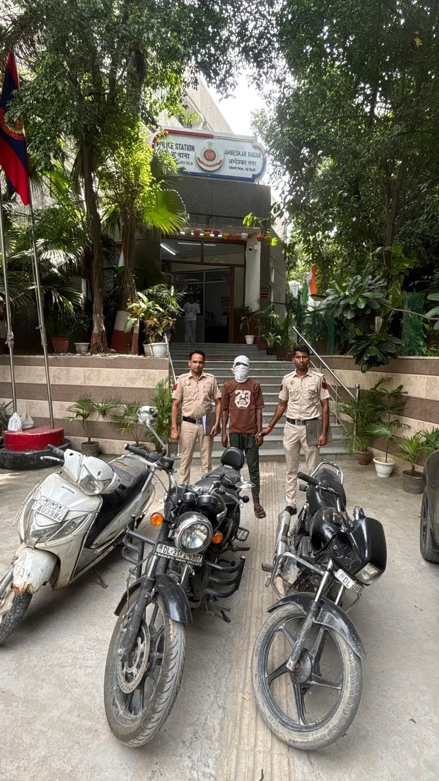 चोरी की तीन बाइक बरामद, अंबेडकर नगर पुलिस ने आरोपित को दबोचा