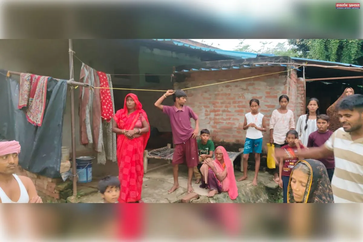 रक्षाबंधन पर मायके गई महिला के घर में अज्ञात चोरों ने नकदी और लाखों रुपये के आभूषण चोरी कर लिए 