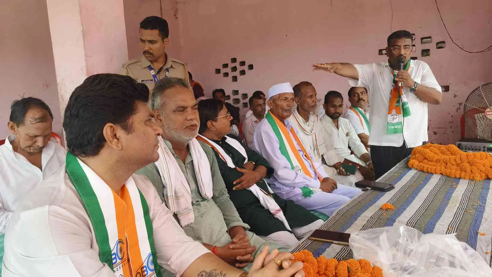 गोरखपुर खजनी में कांग्रेस का संगठन सृजन अभियान, युवाओं की भीड़ ने भरी चुनावी हुंकार