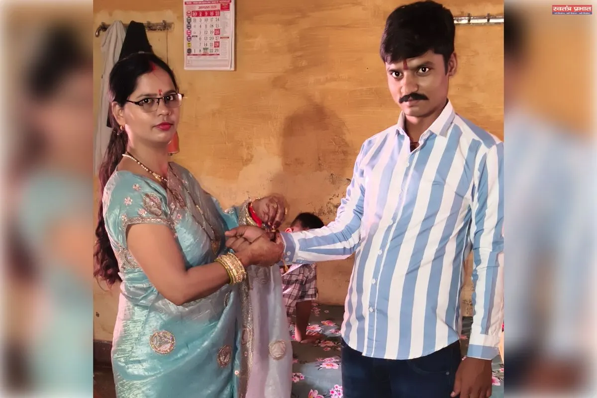 बहनों ने भाइयों की कलाई पर बांधा रक्षासूत्र, भाई-बहन के प्रेम से सराबोर रहा टूण्डला