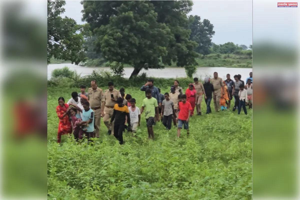 डायल 112 के हेड कांस्टेबल की तत्परता से बची मंदबुद्धि महिला की जान, लोगों ने की सराहना
