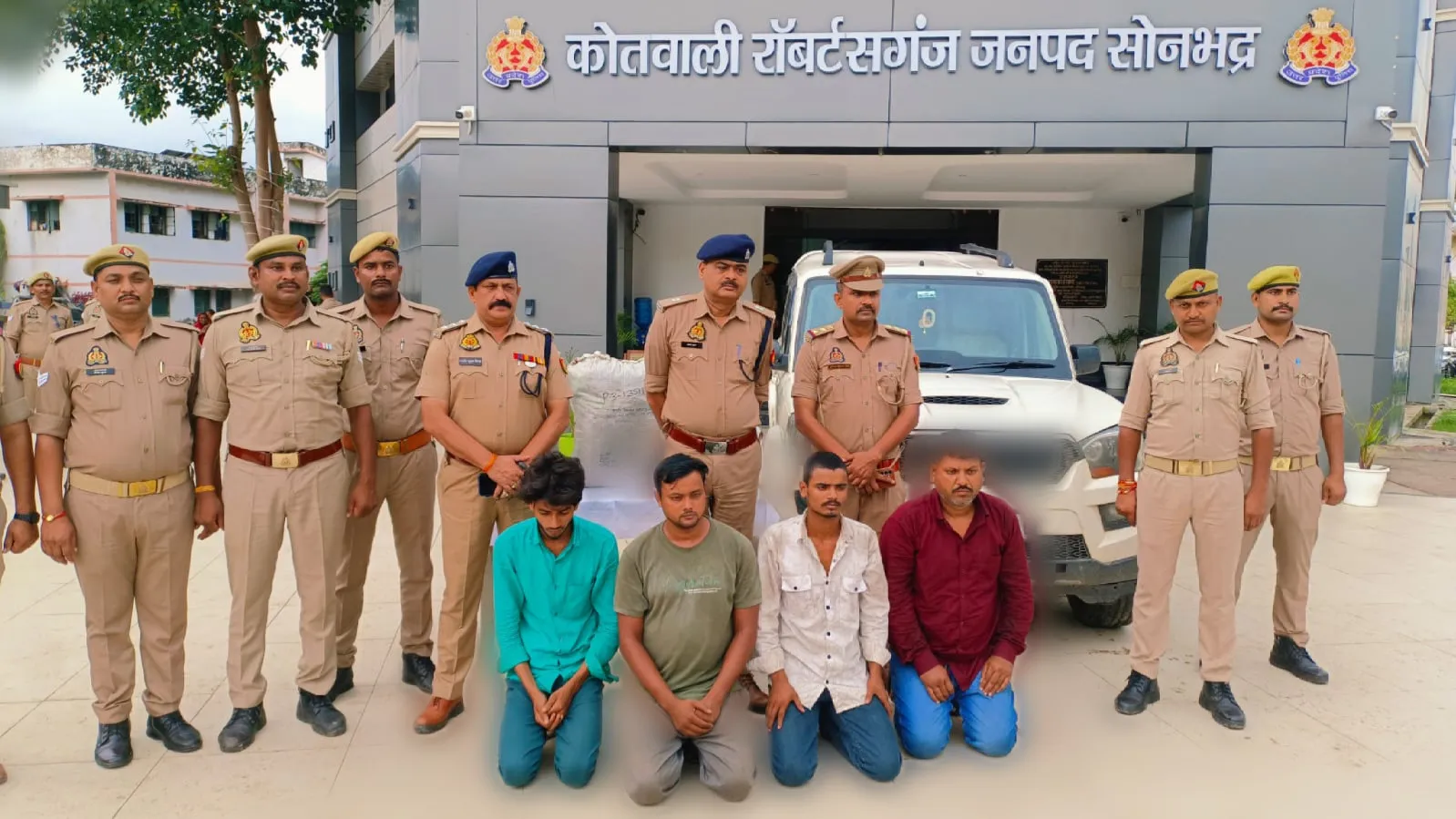 रॉबर्ट्सगंज पुलिस व SOG टीम की बड़ी कार्यवाही,  अन्तर्राज्यीय अवैध गांजा तस्करी का खुलासा