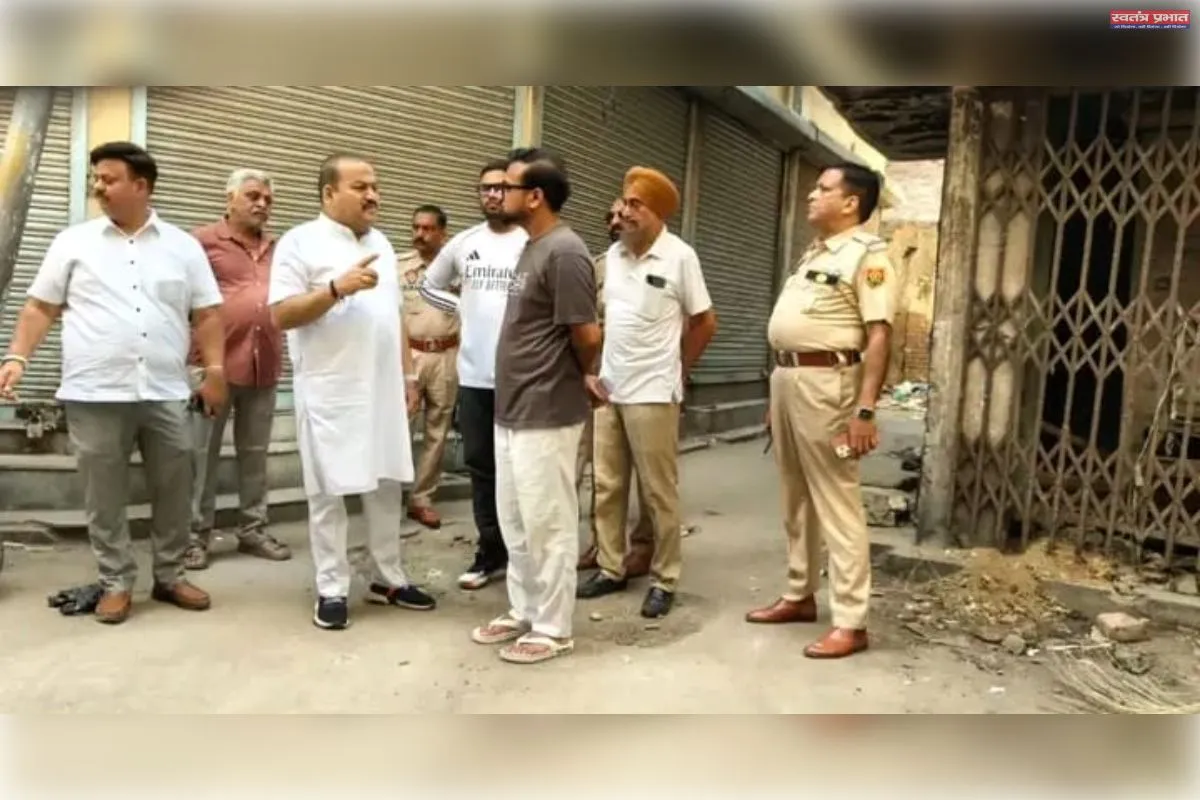 सीनियर डिप्टी मेयर पराशर और नगर निगम कमिश्नर अलंकार ने ‘मिशन क्लीन पंजाब’ के तहत विभिन्न इलाकों का किया निरीक्षण